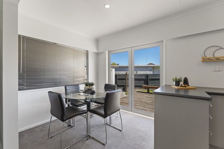 Photo of property in 3 Palliser Place, Milson, Palmerston North, 4414