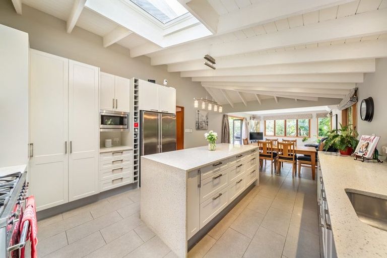 Photo of property in 30c Chatsworth Road, Silverstream, Upper Hutt, 5019