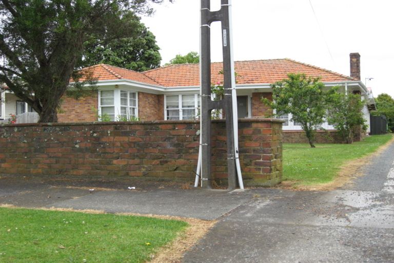 Photo of property in 17 Boyd Avenue, Mangere Bridge, Auckland, 2022