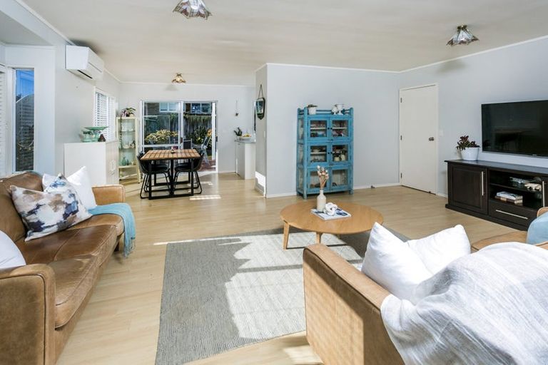 Photo of property in 3/8 Opua Street, Belmont, Auckland, 0622