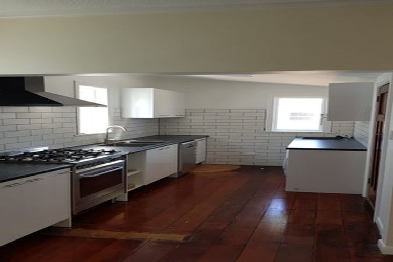 Photo of property in 58 Rotherham Terrace, Miramar, Wellington, 6022