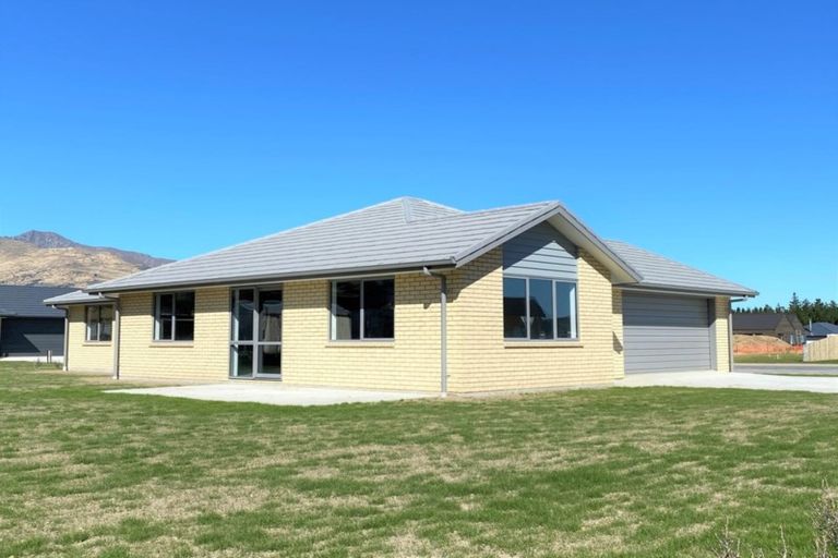 Photo of property in 31 Timsfield Drive, Lake Hawea, Wanaka, 9382