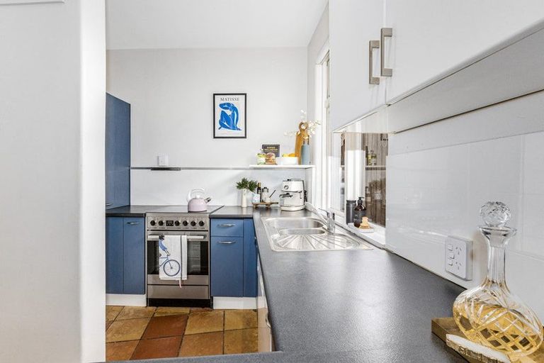 Photo of property in Hobson Flats, 4/1 Hobson Street, Pipitea, Wellington, 6011