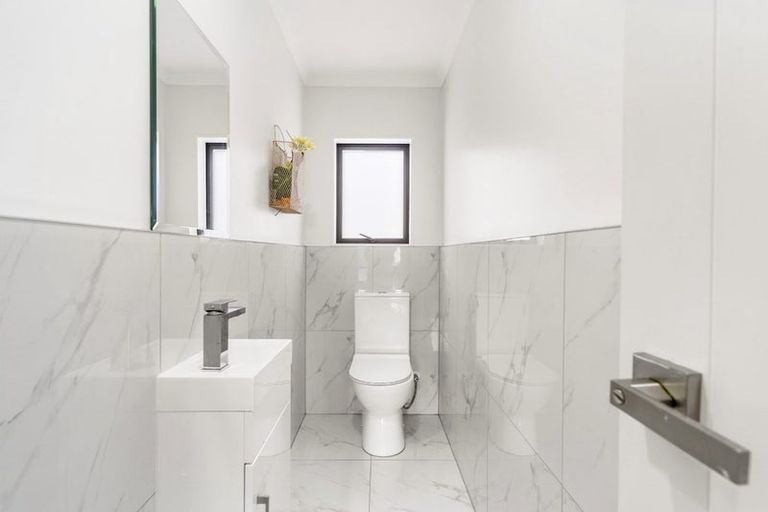 Photo of property in 33 Koroheke Road, Takanini, 2110