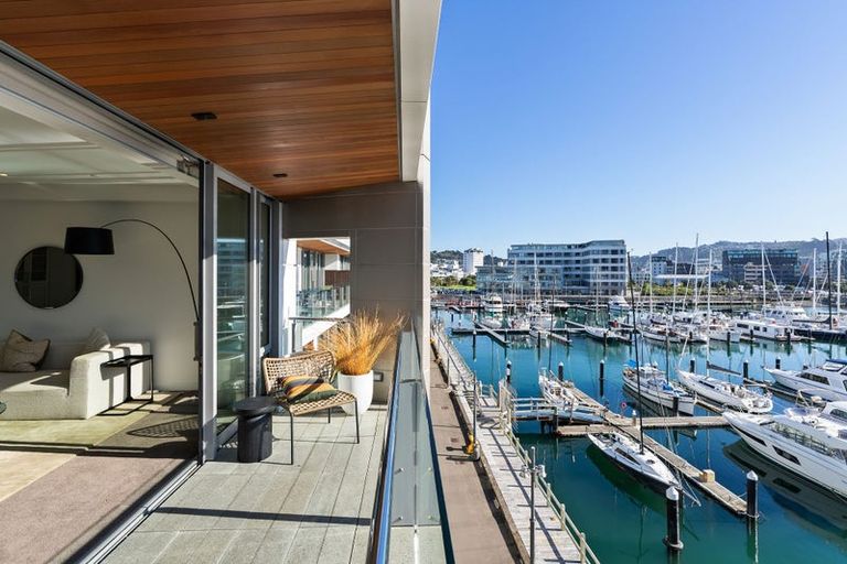 Photo of property in Clyde Quay Wharf, 3d/1 Clyde Quay Wharf, Te Aro, Wellington, 6011