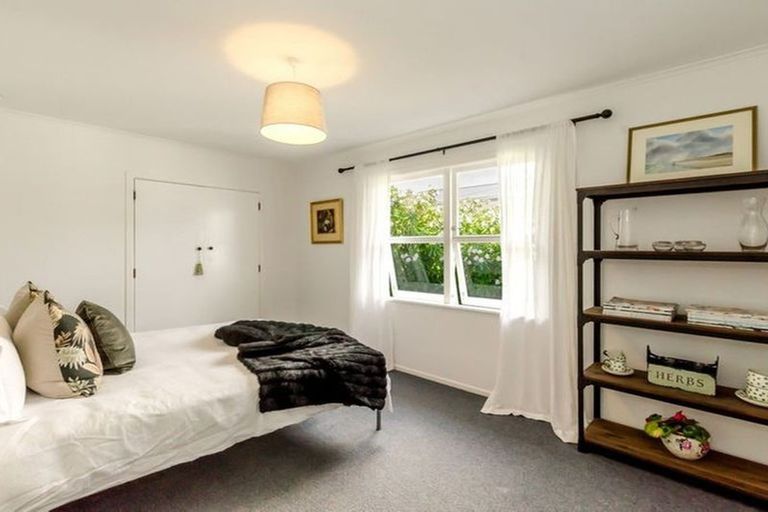 Photo of property in 40 Parata Street, Waikanae, 5036