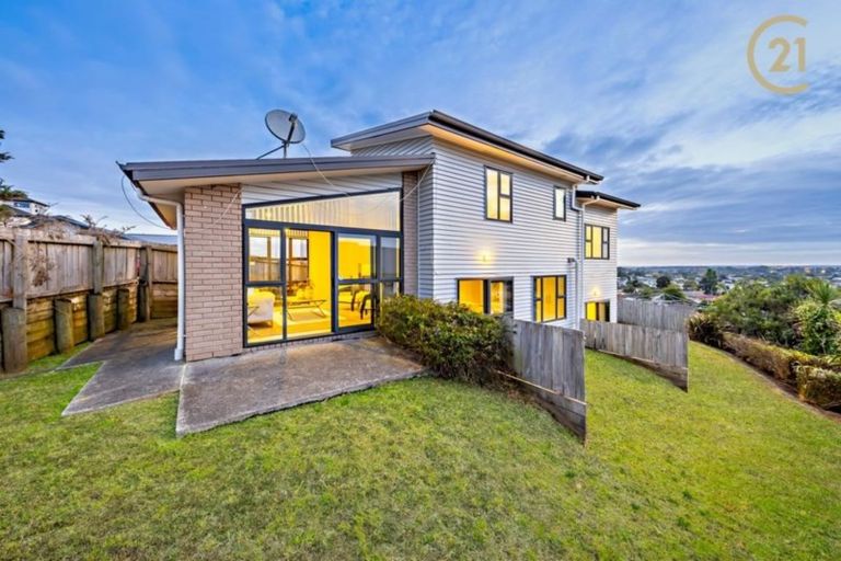 Photo of property in 147 Keri Vista Rise, Papakura, 2110