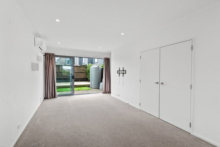 Photo of property in 16 Shelduck Way, Hobsonville, Auckland, 0616