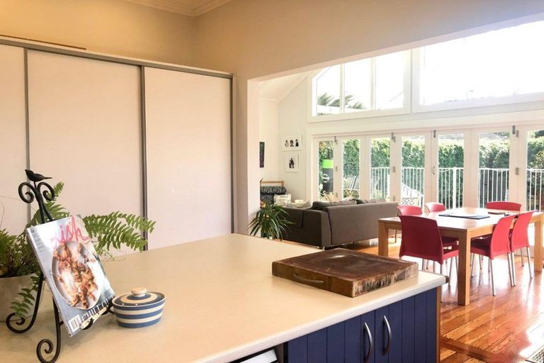 Photo of property in 19 Huapai Street, Onehunga, Auckland, 1061