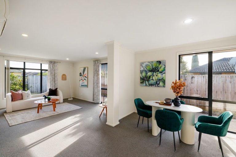 Photo of property in 6 Willscarlet Lane, Hamilton East, Hamilton, 3216