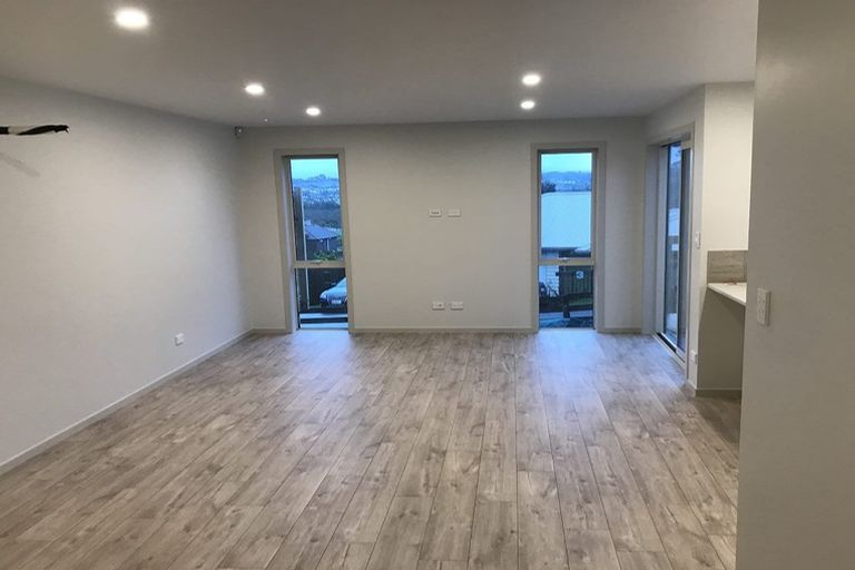 Photo of property in 7 Weka Close, Red Beach, 0932