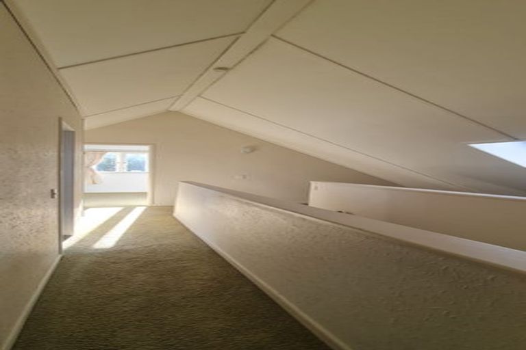 Photo of property in 11 Shortland Place, Havelock North, 4130