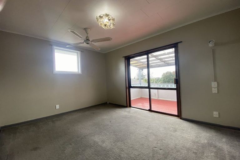 Photo of property in 11 Tomlin Place, Mangere East, Auckland, 2024