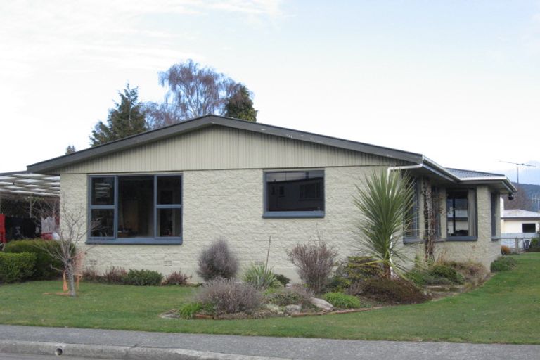 Photo of property in 27 Pompolona Street, Te Anau, 9600