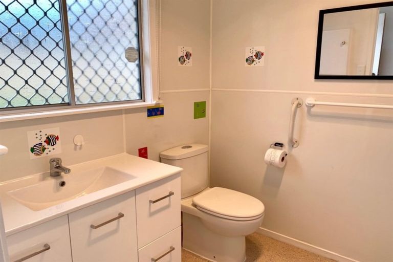 Photo of property in 3/80 West Coast Road, Glen Eden, Auckland, 0602