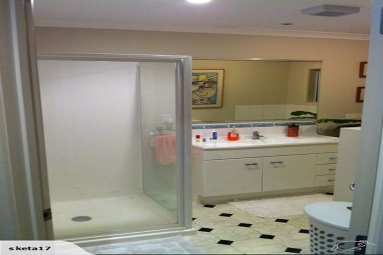 Photo of property in 58 Nicholson Road, Khandallah, Wellington, 6035