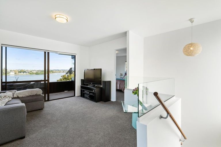 Photo of property in 13 Constable Lane, West Harbour, Auckland, 0618