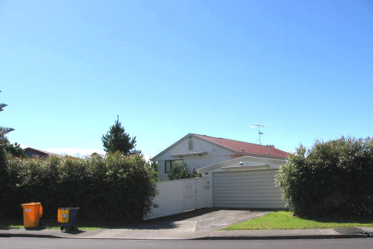 Photo of property in 33 Devonshire Road, Unsworth Heights, Auckland, 0632
