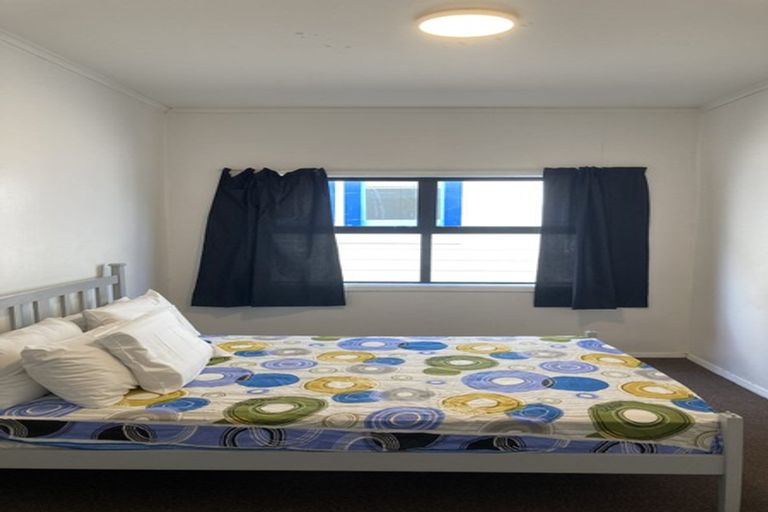 Photo of property in 81 Queens Drive, Lyall Bay, Wellington, 6022