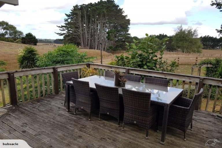 Photo of property in 39 Codlin Road, Waiuku, 2683