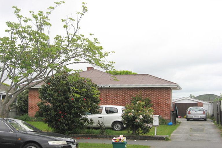 Photo of property in 18 Liverton Crescent, Bishopdale, Christchurch, 8053