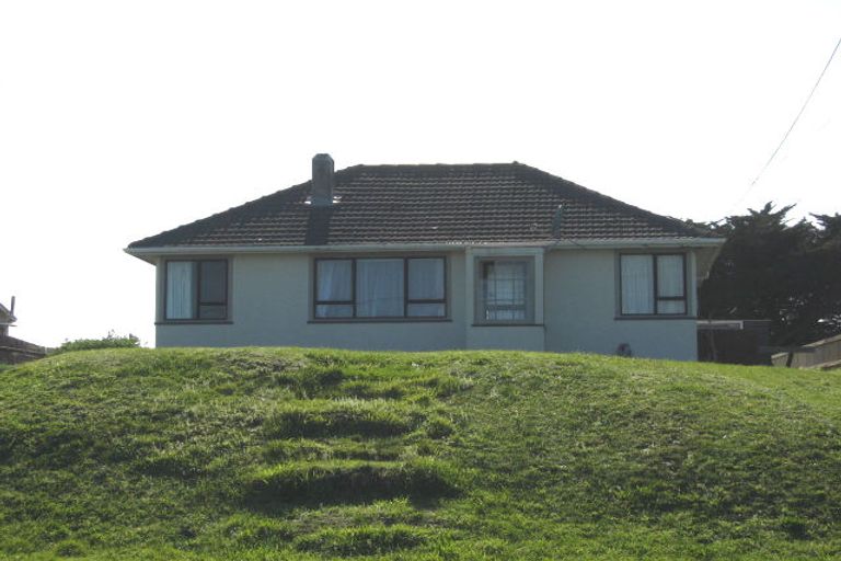 Photo of property in 18 Egmont Street, Castlecliff, Whanganui, 4501
