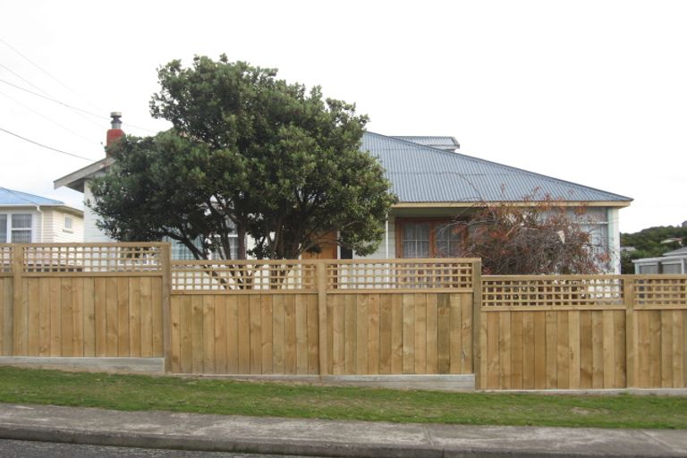 Photo of property in 32 Kaitawa Crescent, Paraparaumu, 5032