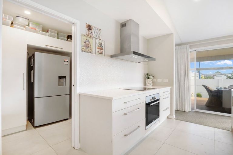 Photo of property in 60a The Boulevard, Papamoa Beach, Papamoa, 3118