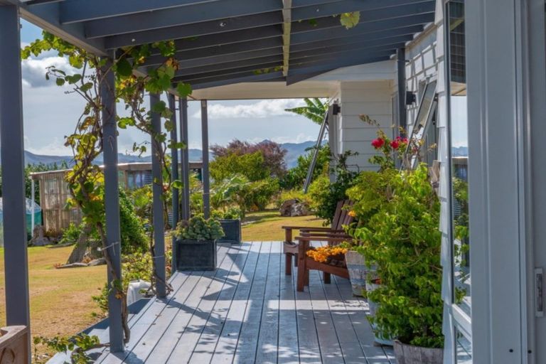 Photo of property in 601 Cable Bay Block Road, Cable Bay, 0420