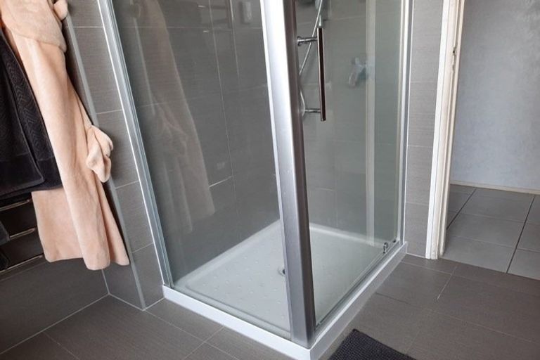 Photo of property in 16 Mirrabooka Avenue, Botany Downs, Auckland, 2010