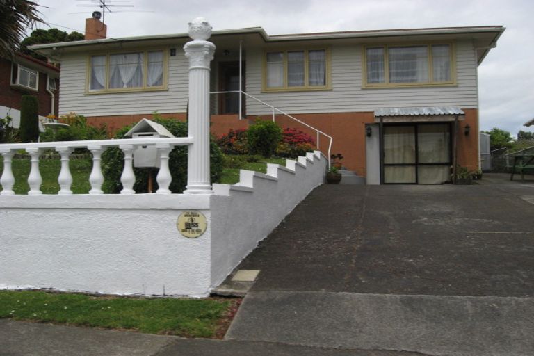 Photo of property in 6 Plumley Crescent, Mangere, Auckland, 2022