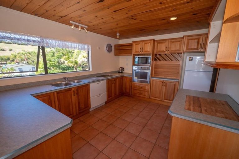 Photo of property in 33 Stratford Drive, Cable Bay, 0420