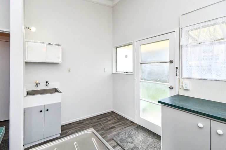 Photo of property in 15a Earlsworth Road, Mangere East, Auckland, 2024