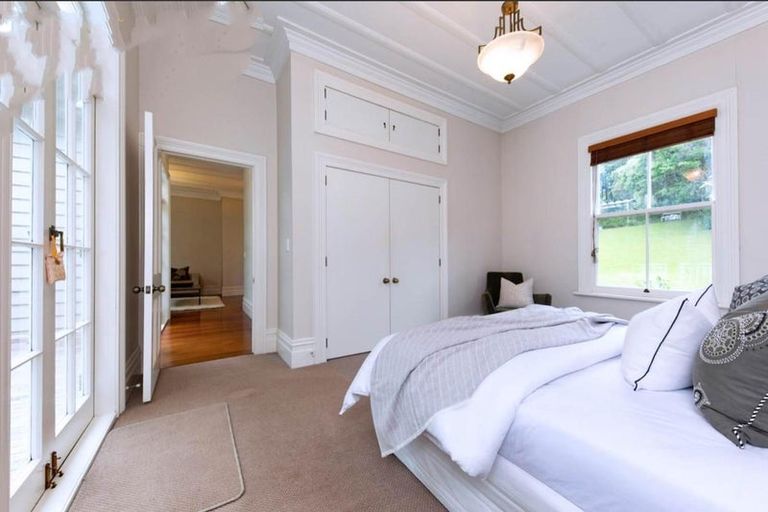 Photo of property in 54 Tinopai Road, Titirangi, Auckland, 0604