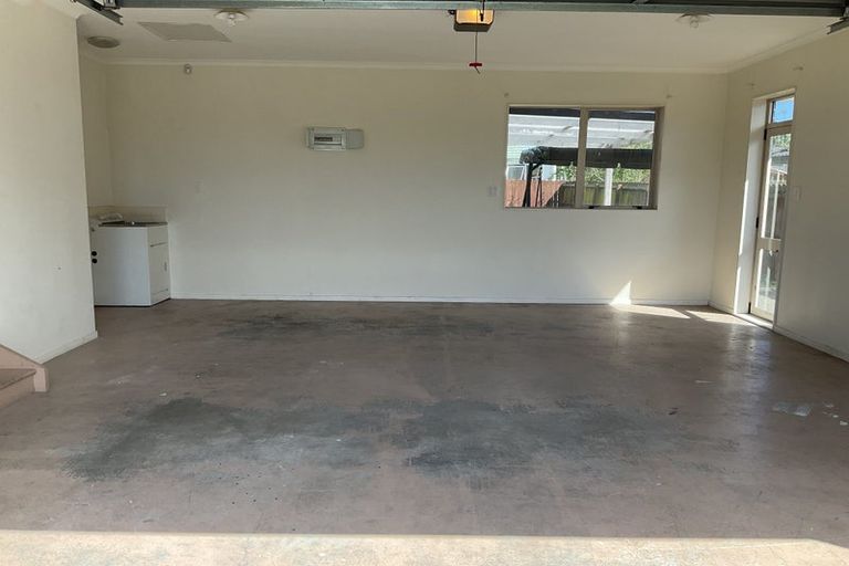 Photo of property in 10 Sambrooke Crescent, Flat Bush, Auckland, 2019