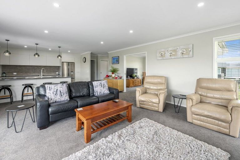 Photo of property in 5 Larches Lane, Kinloch, Taupo, 3377