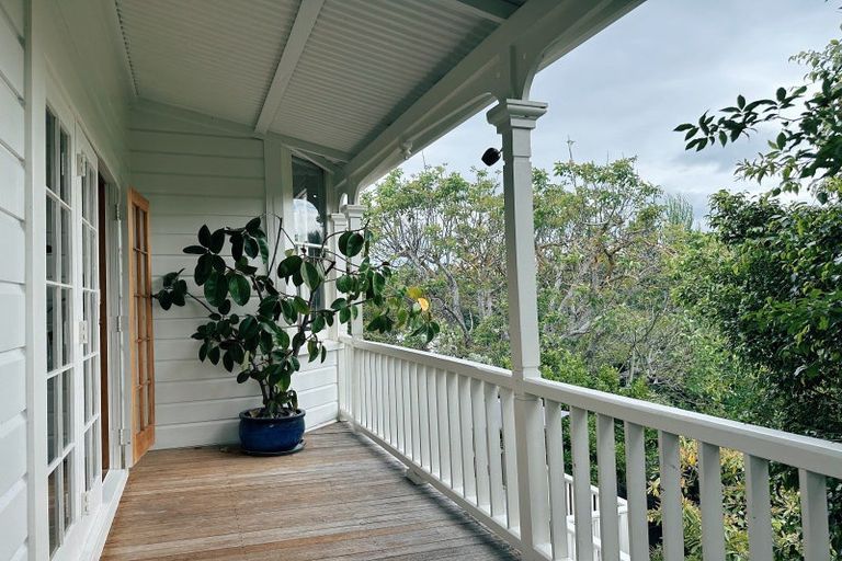 Photo of property in 9 May Avenue, Hospital Hill, Napier, 4110