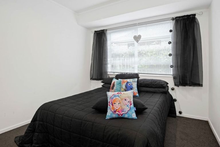 Photo of property in 6 Lushington Place, Huntington Park, Auckland, 2013