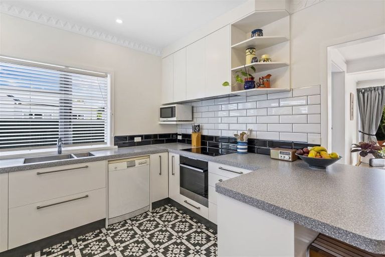 Photo of property in 30 Ropata Crescent, Boulcott, Lower Hutt, 5010