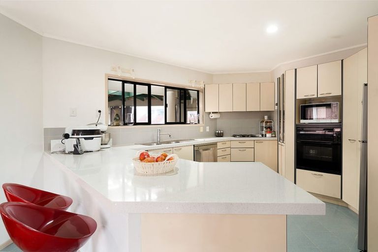 Photo of property in 12 Palmer Avenue, Glen Eden, Auckland, 0602