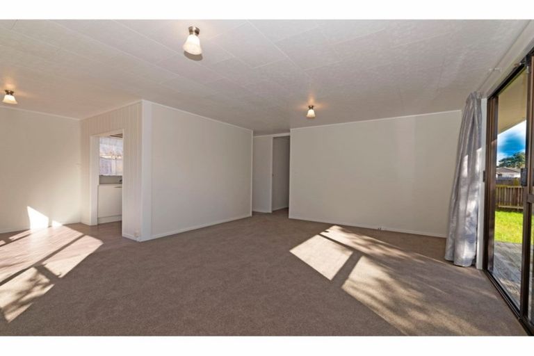 Photo of property in 2/162 Universal Drive, Henderson, Auckland, 0610