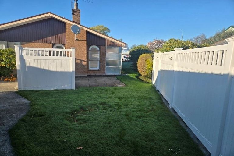 Photo of property in 20 Leslie Street, Upper Riccarton, Christchurch, 8041