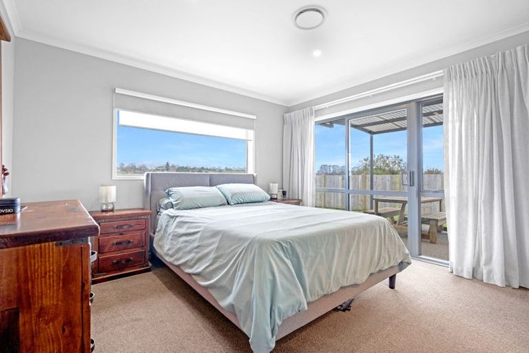 Photo of property in 2 Bragato Way, Te Kauwhata, 3710