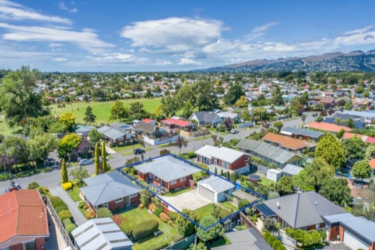 Photo of property in 138 Warren Crescent, Hillmorton, Christchurch, 8025