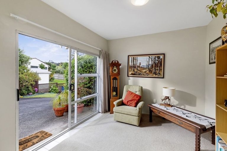 Photo of property in 2/4 Celina Place, Browns Bay, Auckland, 0630