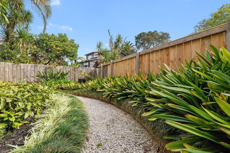 Photo of property in 2/68 Heathcote Road, Castor Bay, Auckland, 0620