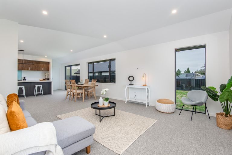 Photo of property in 44 Constitution Avenue, Milton, 9220