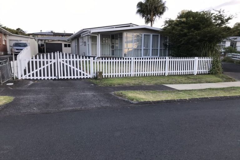 Photo of property in 12 Appleby Place, Mangere East, Auckland, 2024