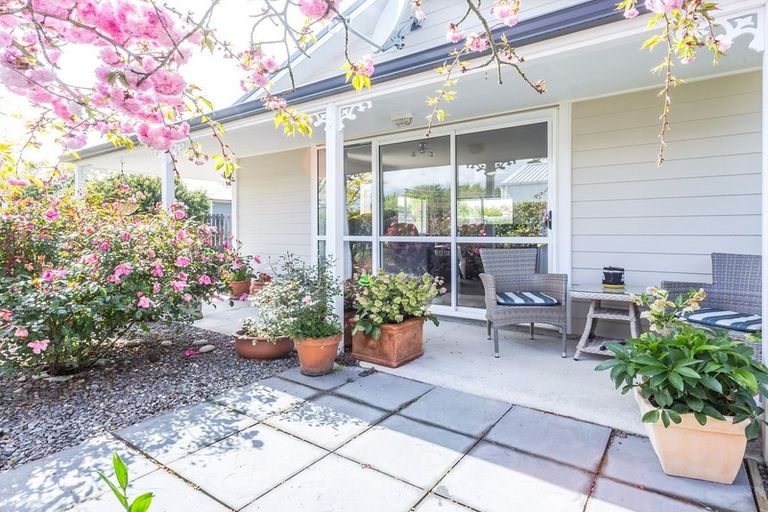 Photo of property in 2 Sam Meads Way, Greytown, 5712