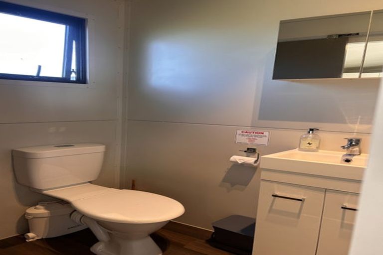 Photo of property in 36b Renata Crescent, Te Atatu Peninsula, Auckland, 0610